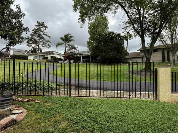 17321 Grandee Pl, San Diego, CA 92128