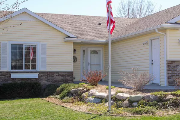 5698 King Arthur RD NW, Rochester, MN 55901