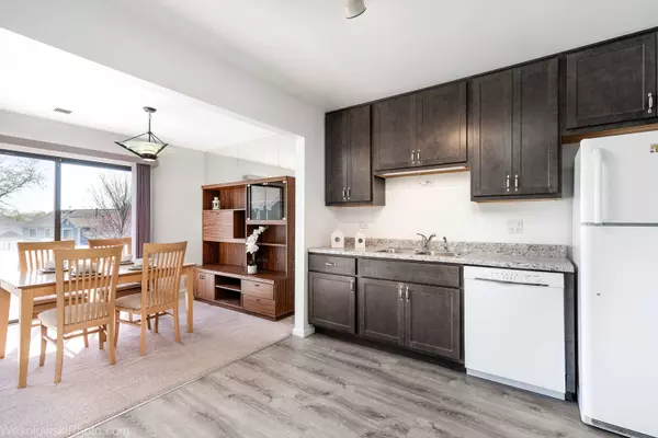 369 Heather Court #B2, Schaumburg, IL 60193