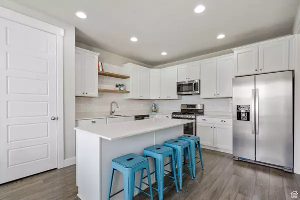 2444 N STANLEY CRANE DR, Clinton, UT 84015