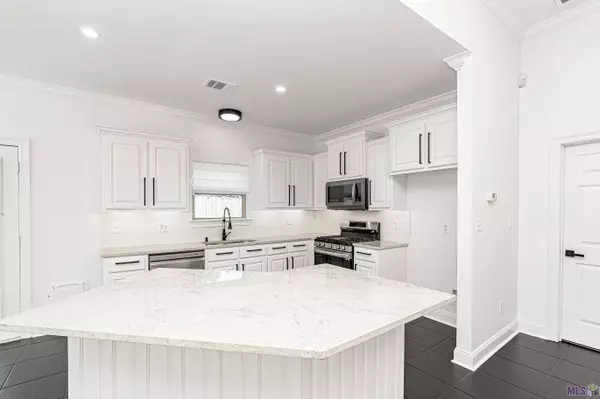 41050 LAKEWAY COVE AVE, Gonzales, LA 70737