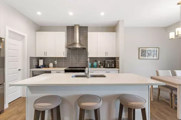 84 Walgrove TER SE, Calgary, AB T2X0M7