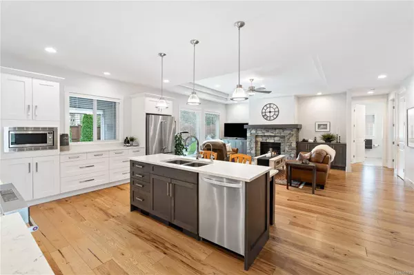 1015 Stahley Pl, Parksville, BC V9P 0C5