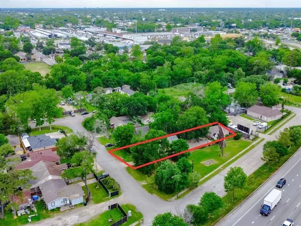 406 Robert Lee Road, Houston, TX 77009