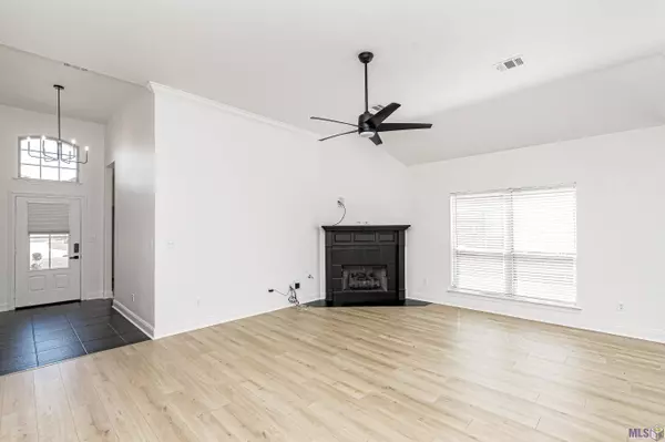 41050 LAKEWAY COVE AVE, Gonzales, LA 70737