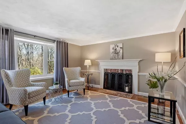 9 Deerfield Way, Andover, MA 01810