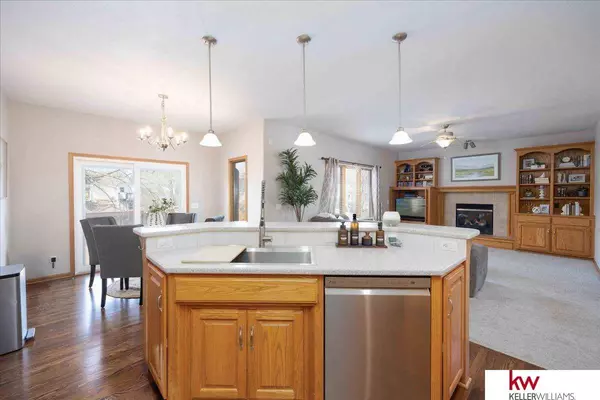 11920 S 51 Street, Papillion, NE 68133