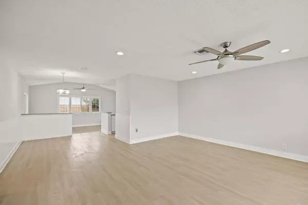 3010 Phoebe LN, Delray Beach, FL 33444