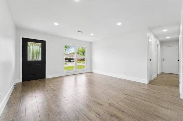 4023 Cloverbrook DR, Houston, TX 77045