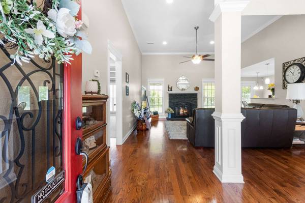 741 Valencia Dr, Clarksville, TN 37043