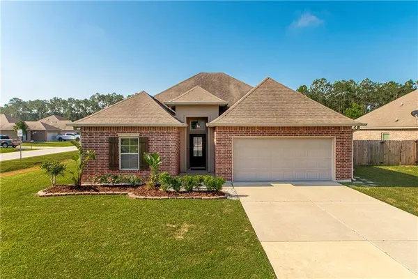 320 DEBOUCHEL PL, Mandeville, LA 70471