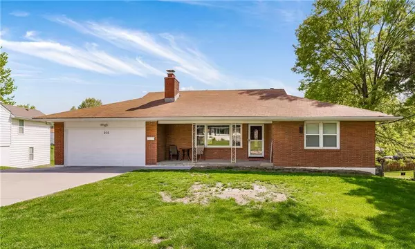 205 NW 65th ST, Gladstone, MO 64118