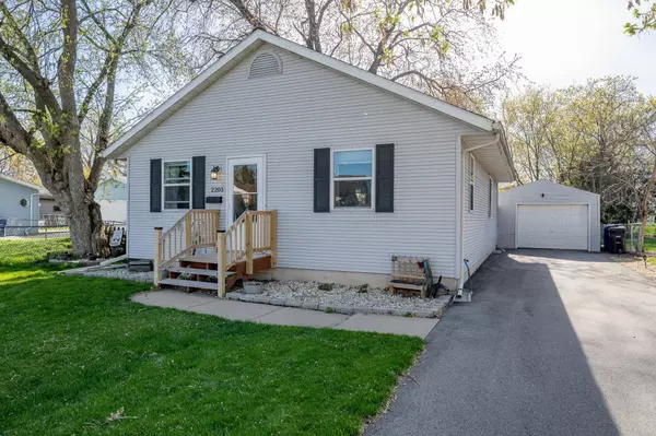 2203 JEFFERSON ST, Oshkosh, WI 54901