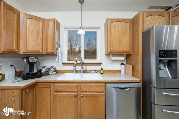 1283 S Thalo DR, Palmer, AK 99645