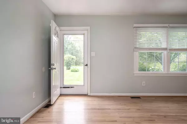 4520 LOGMILL RD, Gainesville, VA 20155