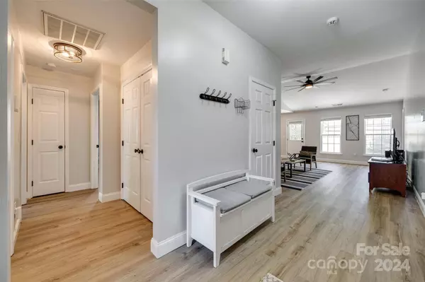 12611 Beddingfield DR, Charlotte, NC 28278