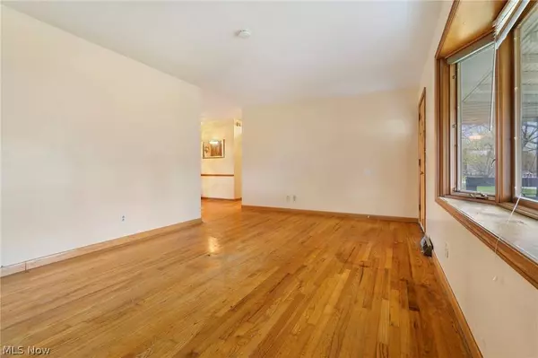 2974 Greenridge RD, Norton, OH 44203