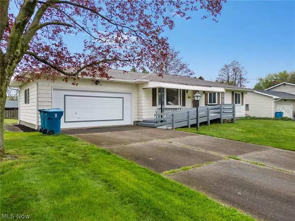 2974 Greenridge RD, Norton, OH 44203