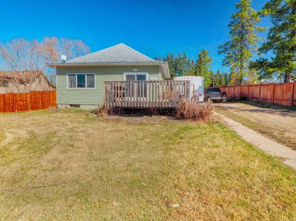 4906 51 AVE, Bentley, AB T0C0J0