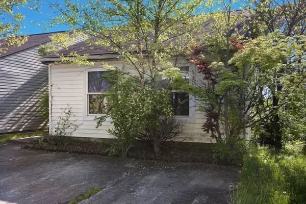 3308 Royal Wood RD, Lexington, KY 40515