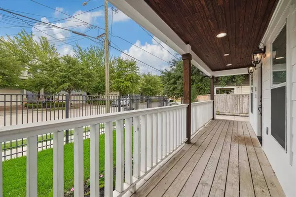 1139 Nadine ST, Houston, TX 77009