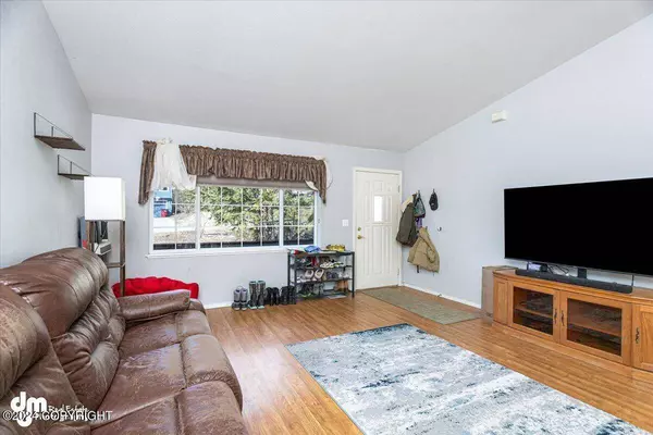 3221 N Parkview CIR, Wasilla, AK 99654