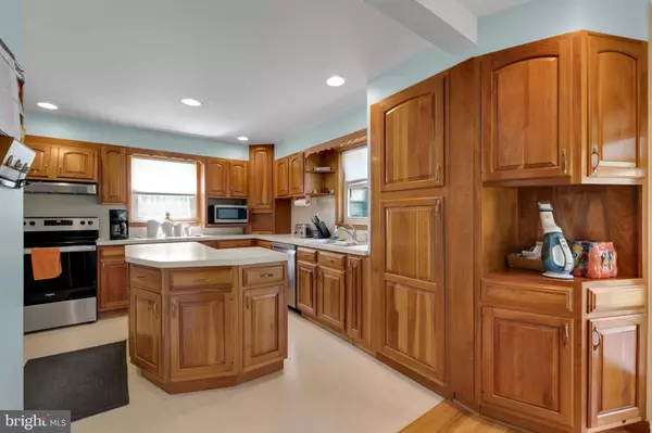 95 E ZION HILL RD, Quakertown, PA 18951