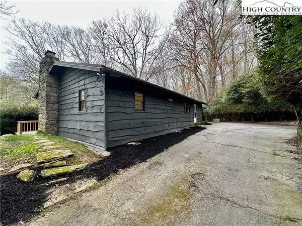 201 Abbey RD, Boone, NC 28607