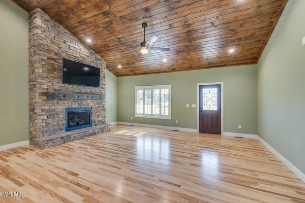 184 Southgate DR, Elizabethton, TN 37643