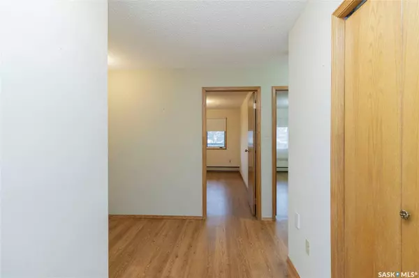 3220 33rd STREET W #106, Saskatoon, SK S7L 6K3