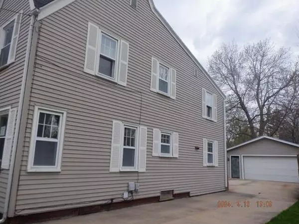 1103 Vassar Drive, Kalamazoo, MI 49001