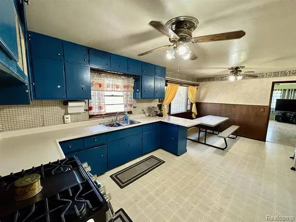 105 W MAPLE Street, St. Charles, MI 48655