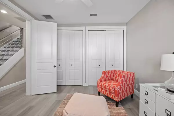 1011 W Heritage Club CIR, Delray Beach, FL 33483