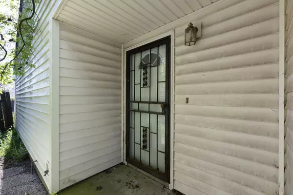 3308 Royal Wood RD, Lexington, KY 40515