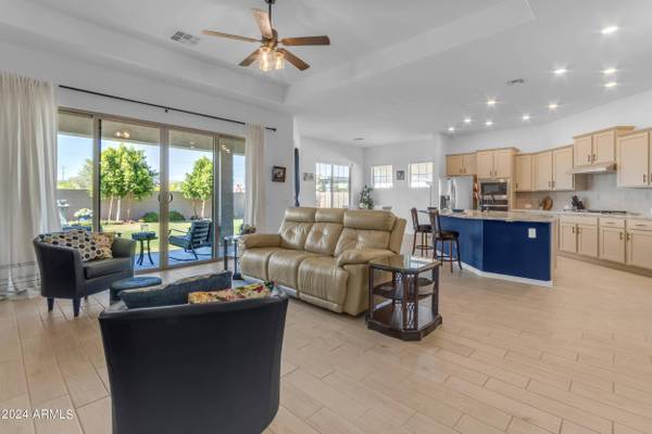 11718 W LUXTON Lane, Avondale, AZ 85323