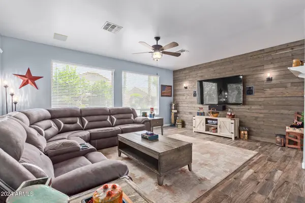 17814 W WOOD Drive, Surprise, AZ 85388