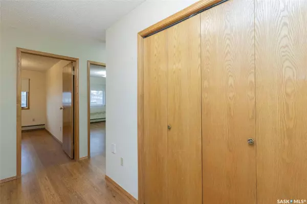 3220 33rd STREET W #106, Saskatoon, SK S7L 6K3