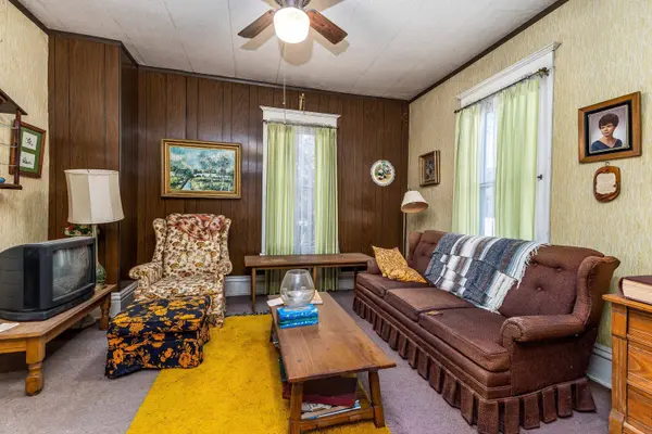 103 E Webster Street, Apple River, IL 61001