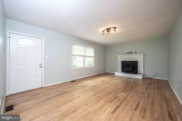 4520 LOGMILL RD, Gainesville, VA 20155