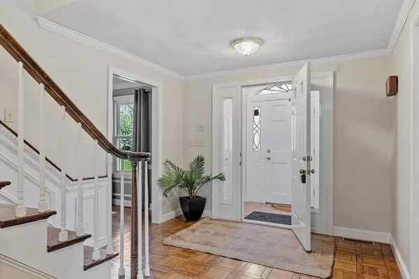 9 Deerfield Way, Andover, MA 01810