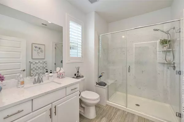 2112 Earthlight LN, Roseville, CA 95747