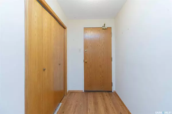 3220 33rd STREET W #106, Saskatoon, SK S7L 6K3