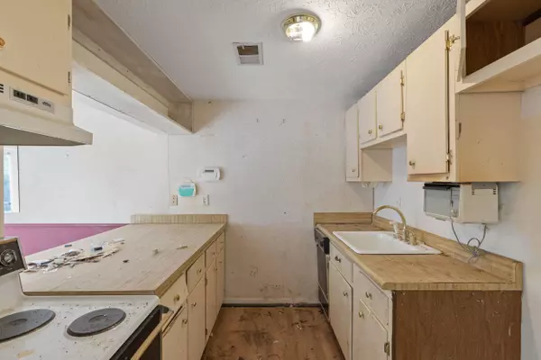 3308 Royal Wood RD, Lexington, KY 40515