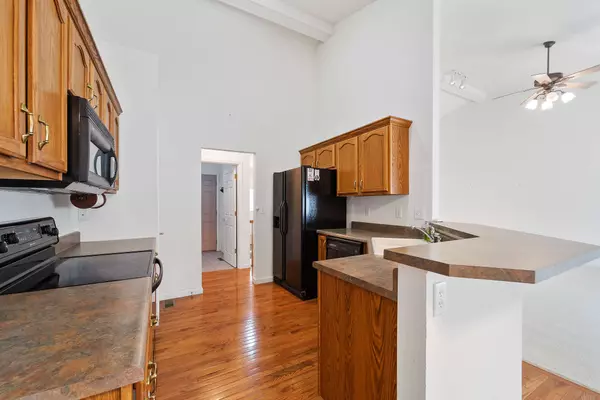 802 Penny Ln, St Peters, MO 63376-7374