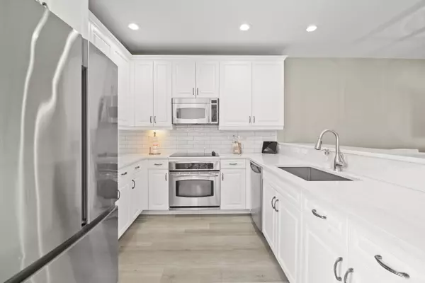 1011 W Heritage Club CIR, Delray Beach, FL 33483