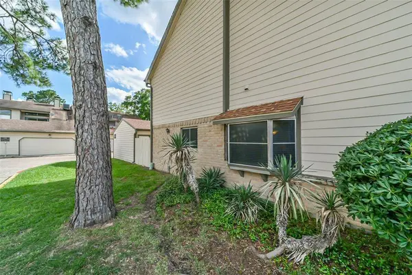 744 Country Place DR #C, Houston, TX 77079