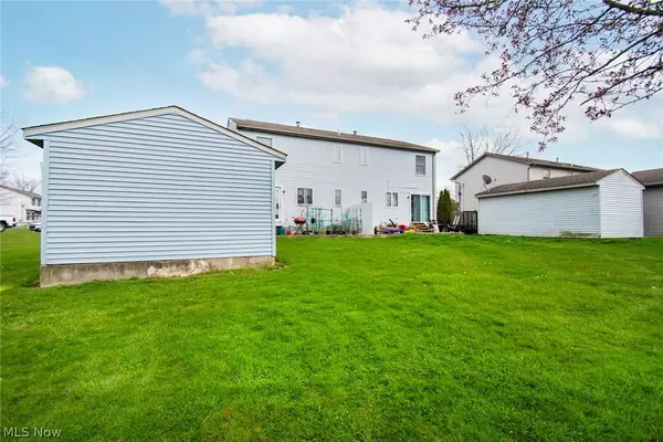 5643 London DR, Austintown, OH 44515