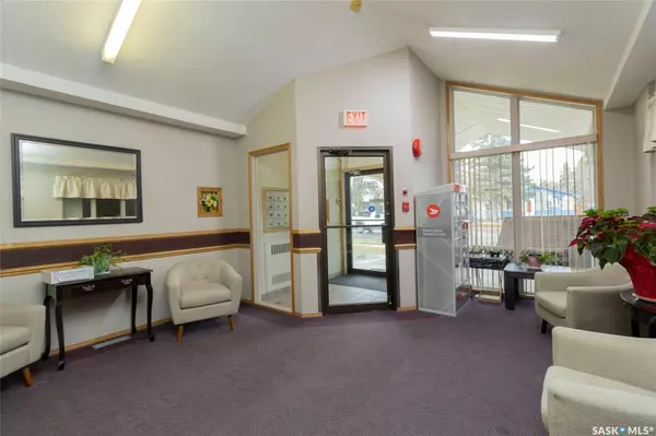 3220 33rd STREET W #106, Saskatoon, SK S7L 6K3