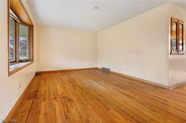 2974 Greenridge RD, Norton, OH 44203