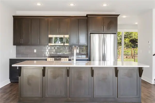 1042 E Huntsville Rd, Fayetteville, AR 72701